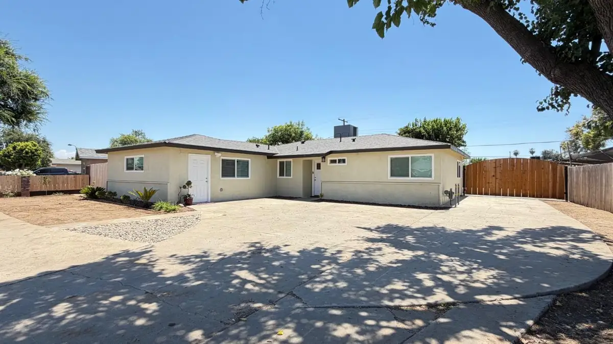 5326 E Clay Avenue, Fresno, CA 93727 - #1