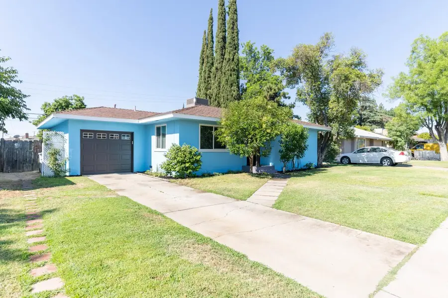4446 E Brentwood Avenue, Fresno, CA 93703 - #3