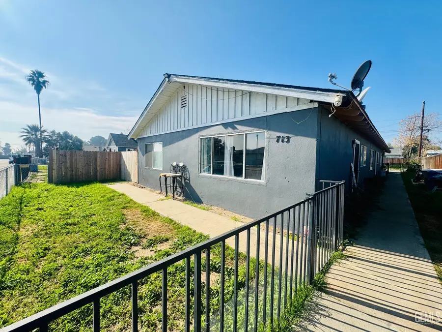 713 Iris Street, Bakersfield, CA 93308 - #2
