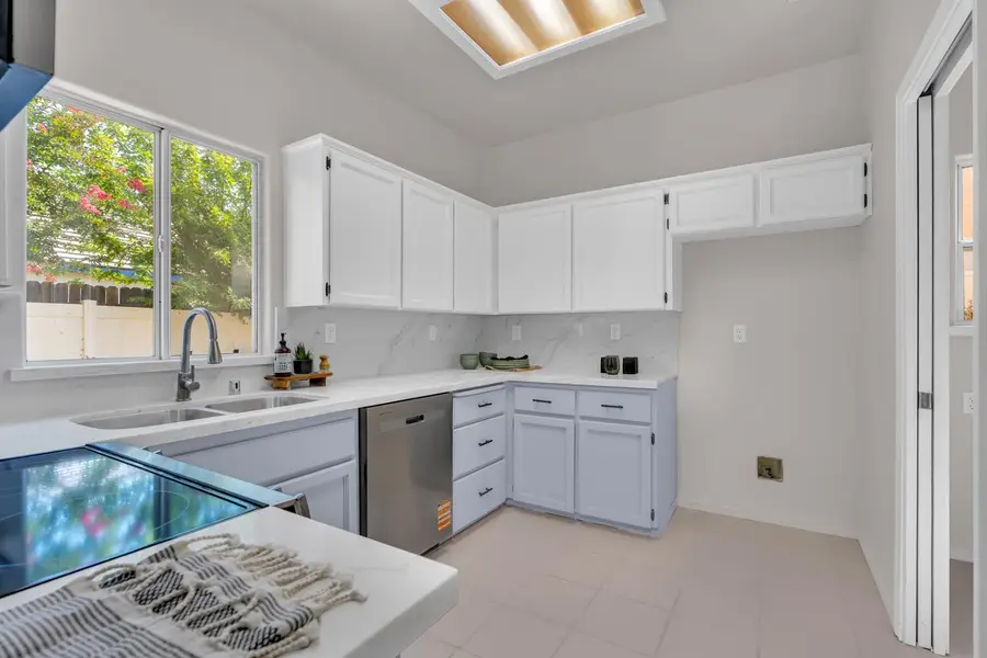 2324 E Fir, Fresno, CA 93720 - #2