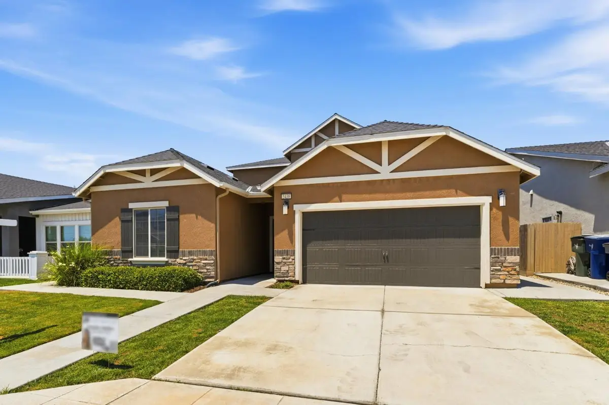 5438 W Floradora Avenue, Fresno, CA 93722 - #1