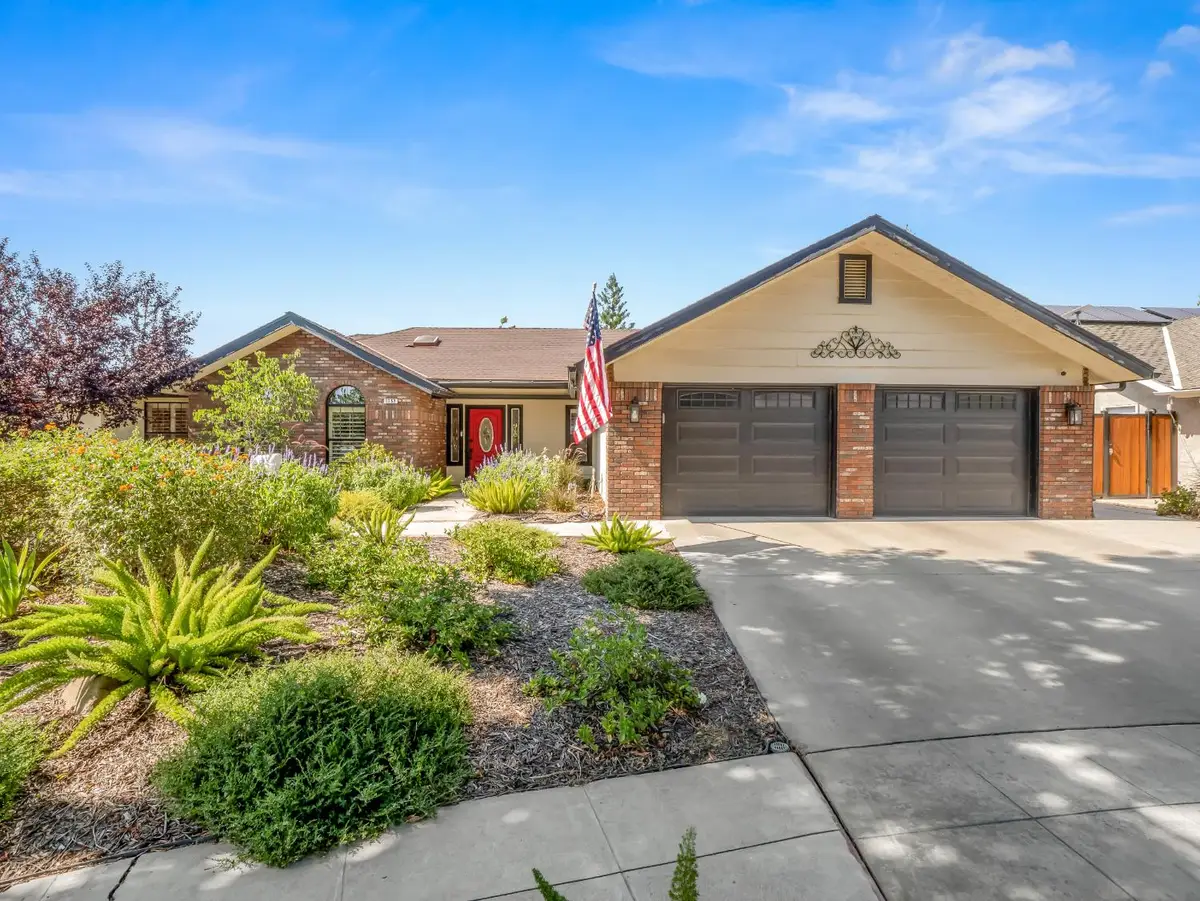 1352 W Palo Alto Avenue, Fresno, CA 93711 - #1