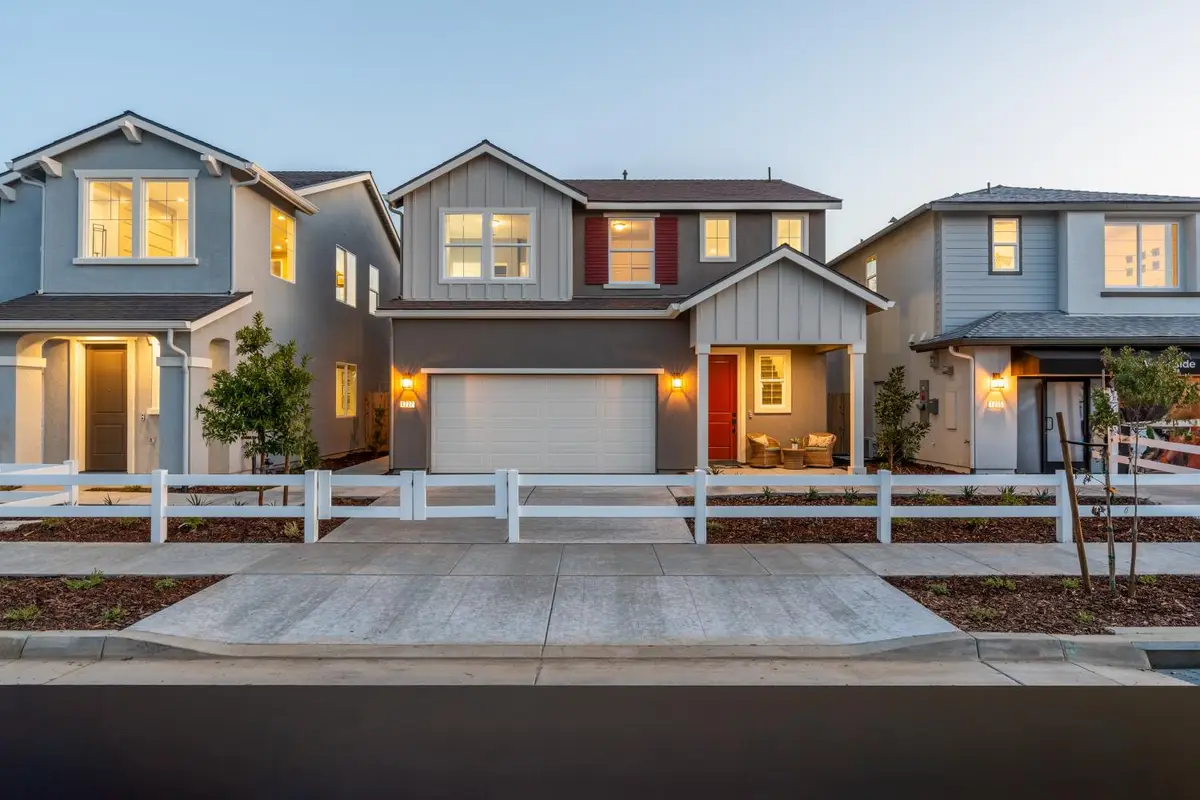 1433 W Payson Avenue, Visalia, CA 93291 - #1