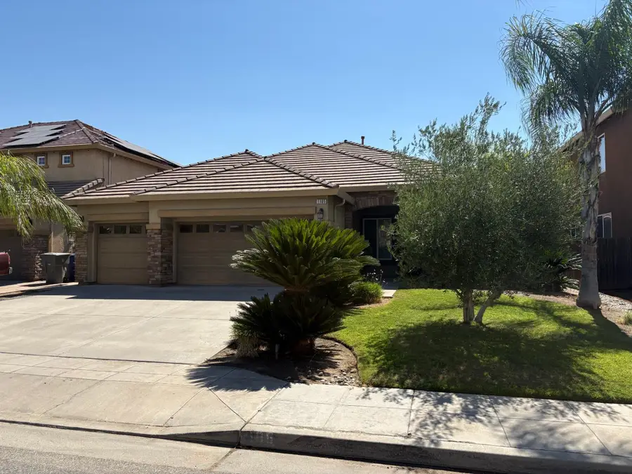 1105 N Perry Avenue, Clovis, CA 93611 - #2
