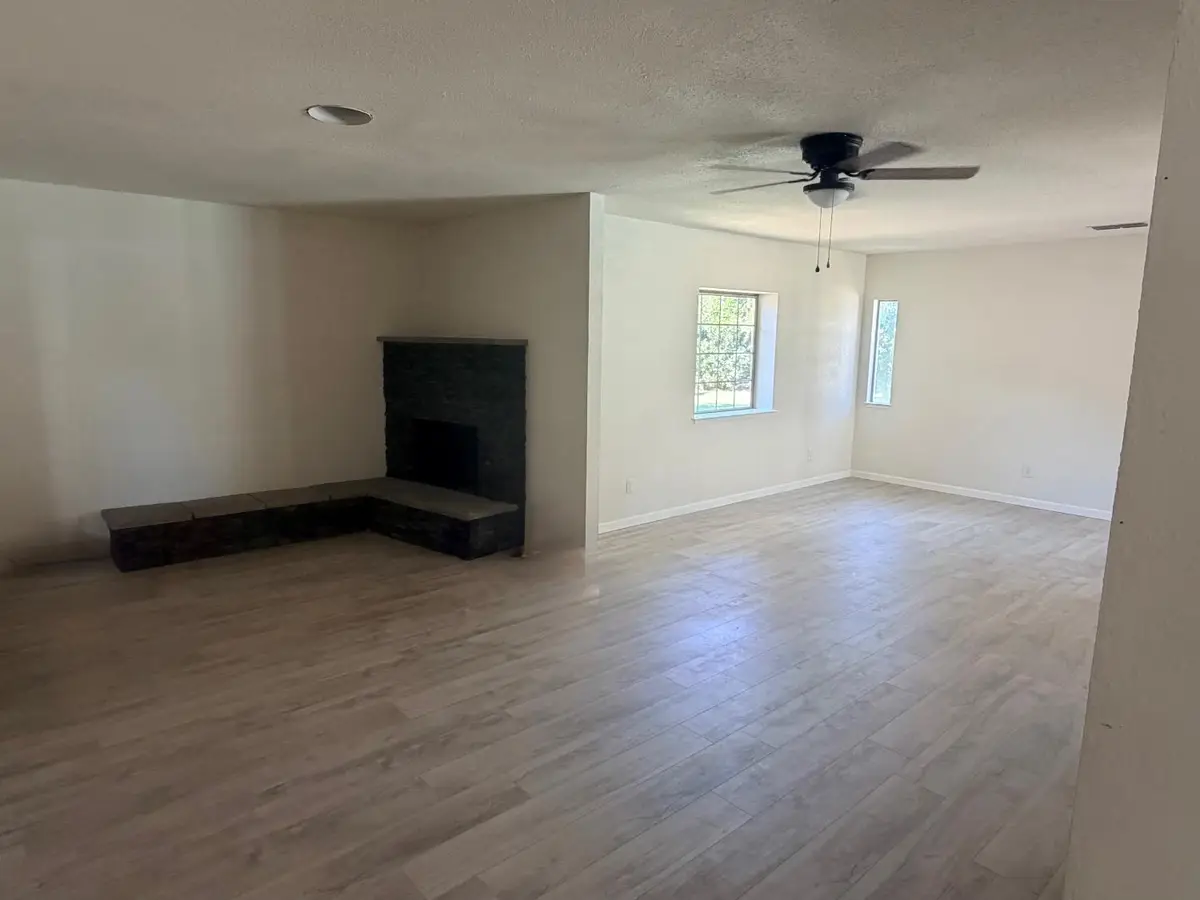 435 S Armstrong, Fresno, CA 93727 - #1