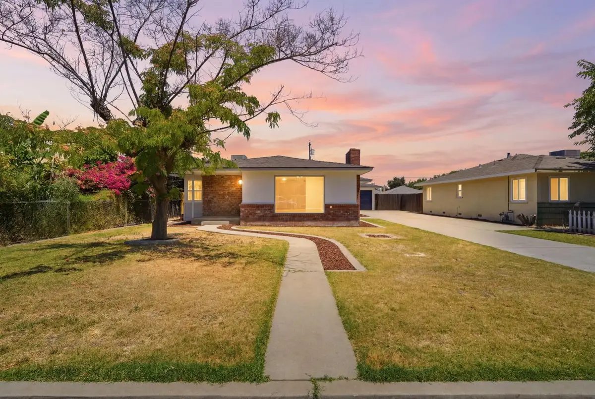 2114 Palm Avenue, Sanger, CA 93657 - #1