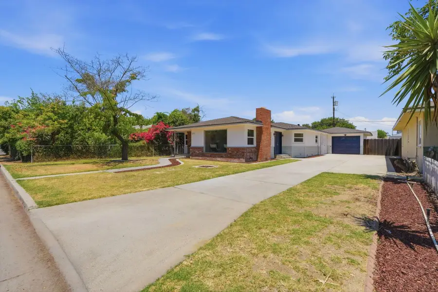 2114 Palm Avenue, Sanger, CA 93657 - #3