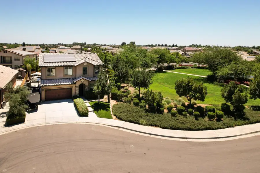 5640 N Madelyn Avenue, Fresno, CA 93723 - #2