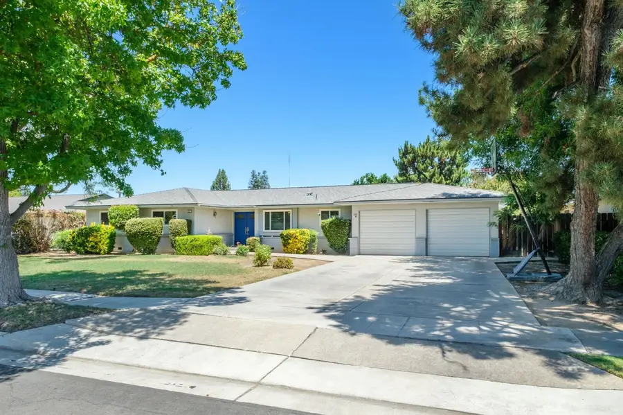 654 W Celeste, Fresno, CA 93704 - #2