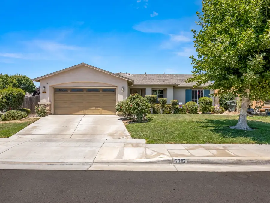 5215 E Hoxie Avenue, Fresno, CA 93725 - #2