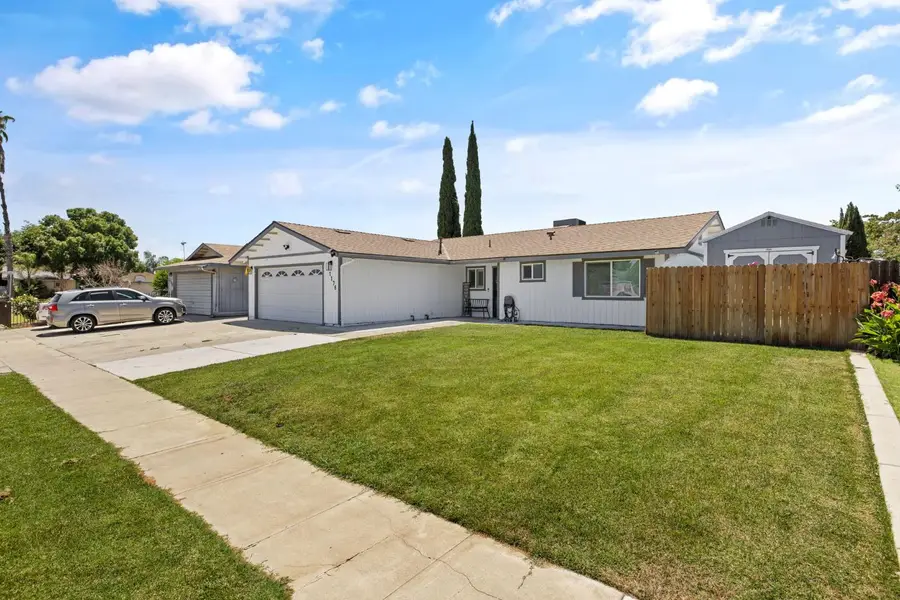 1176 Robin Avenue, Hanford, CA 93230 - #3