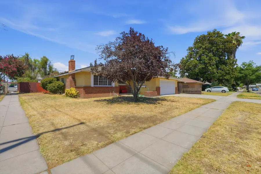 2519 E Buckingham Way, Fresno, CA 93726 - #3