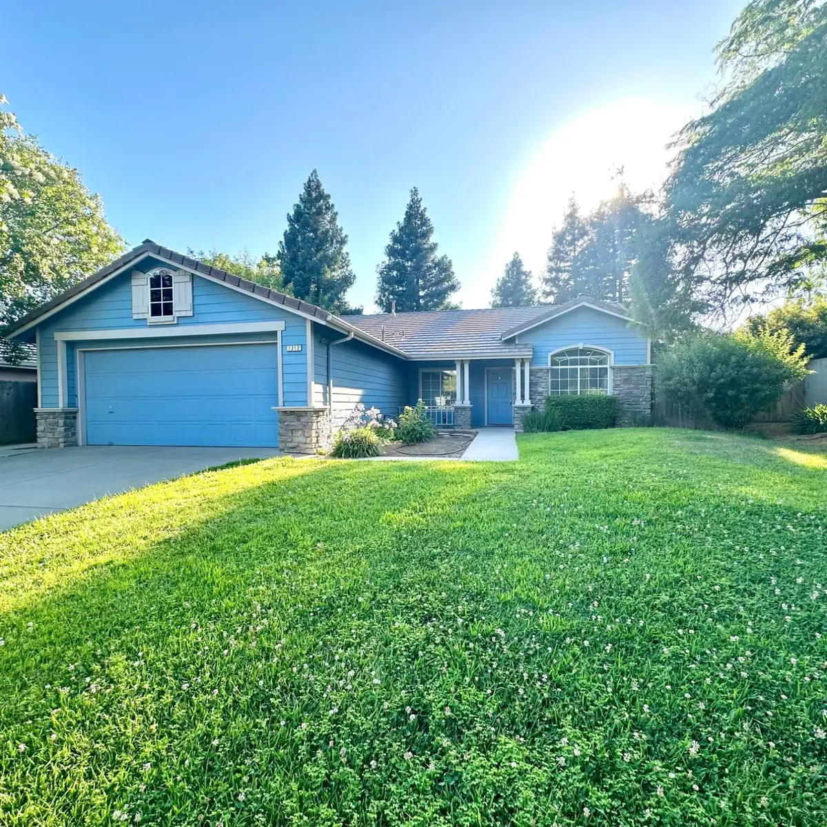1212 Carson Avenue, Clovis, CA 93611 - #1