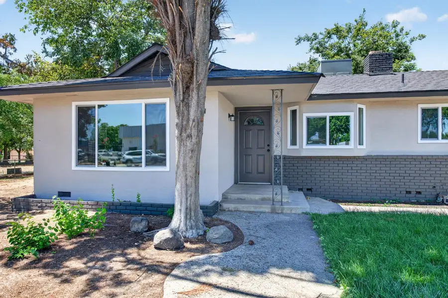 210 N Sunnyside Avenue, Clovis, CA 93611 - #3