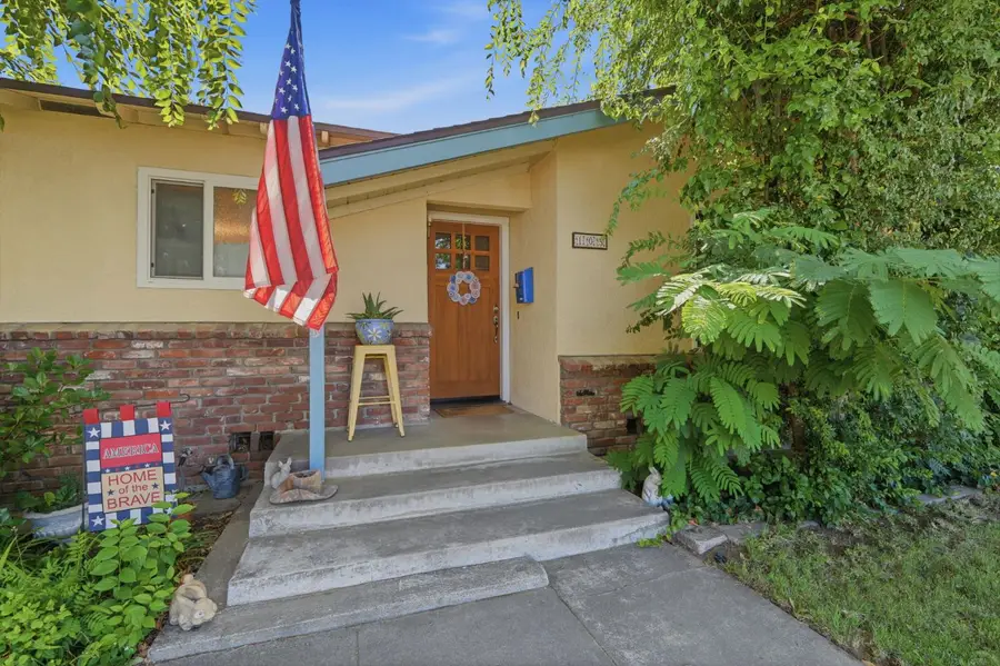 105 S Joaquin Street, Coalinga, CA 93210 - #2