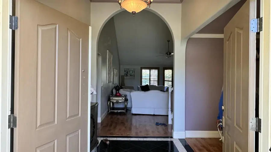 5052 W Locust Avenue, Fresno, CA 93722 - #2