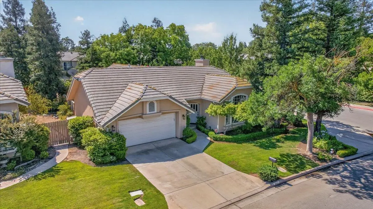 1327 E La France Drive, Fresno, CA 93720 - #1