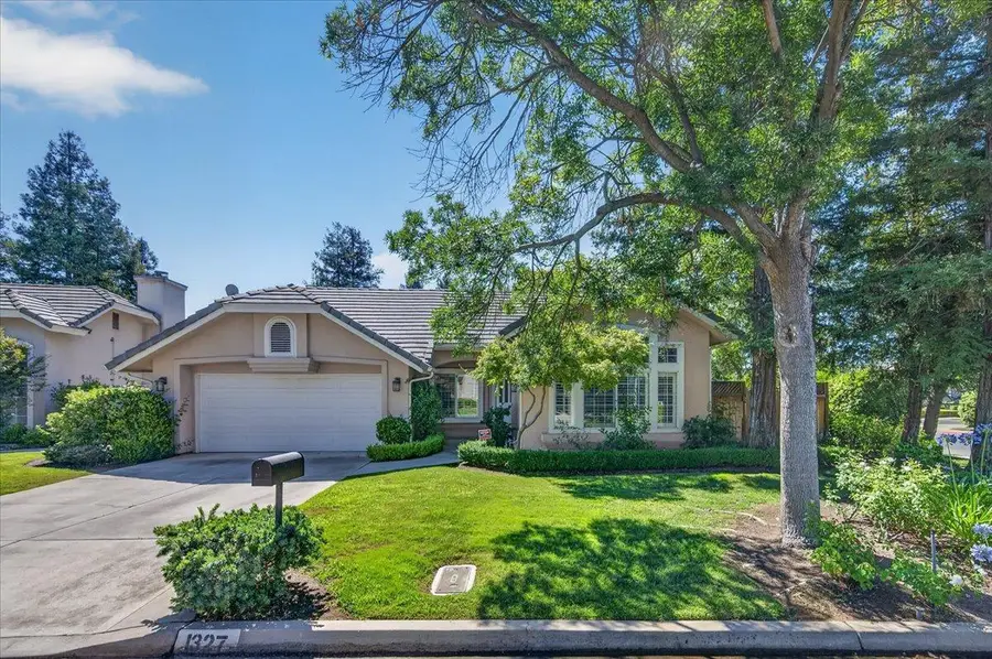 1327 E La France Drive, Fresno, CA 93720 - #2