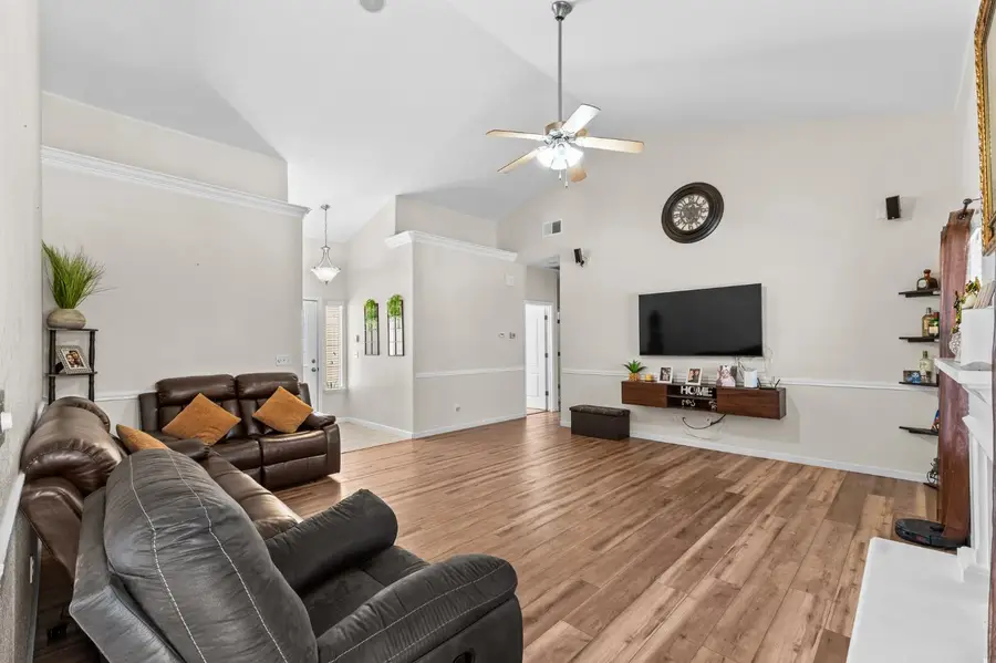 15906 W C Street, Kerman, CA 93630 - #2