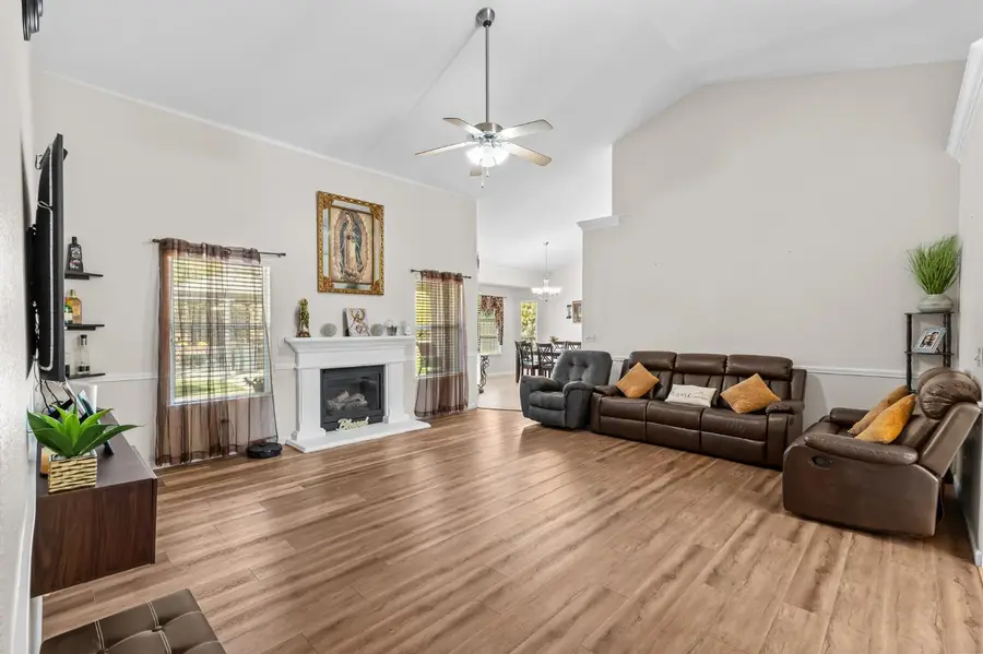 15906 W C Street, Kerman, CA 93630 - #3