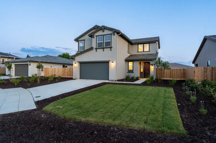 881 E Ahronian Avenue, Fowler, CA 93625 - #2
