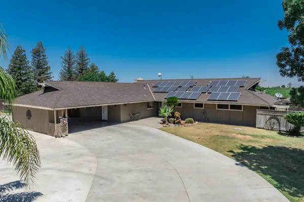 936 E Nebraska Avenue, Dinuba, CA 93618