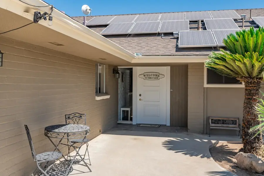 936 E Nebraska Avenue, Dinuba, CA 93618 - #3