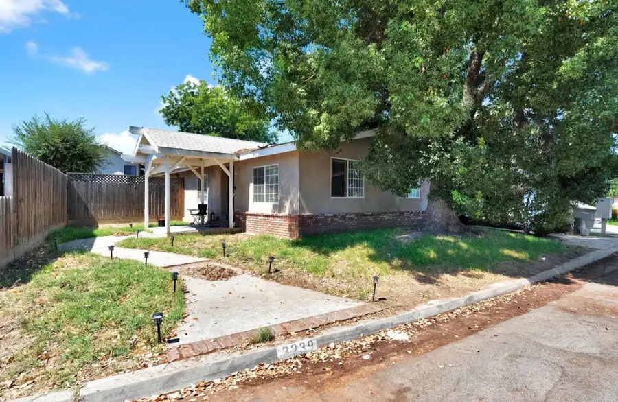 3239 W Vassar Avenue, Fresno, CA 93722 - #2