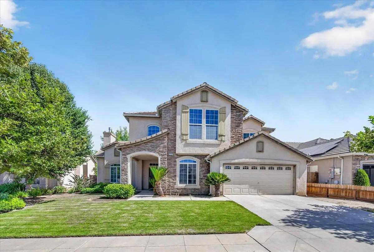 1114 E Oakmont Avenue, Fresno, CA 93730 - #1