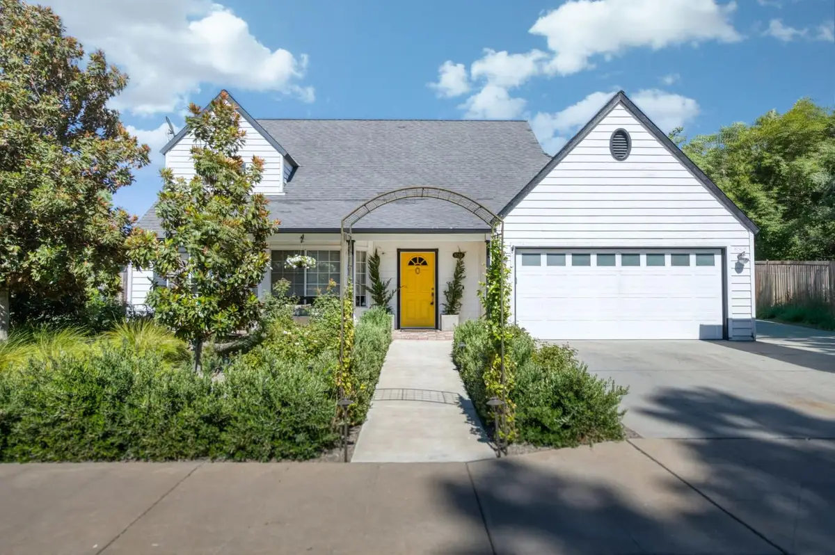 1061 N Adler Avenue, Clovis, CA 93611 - #1