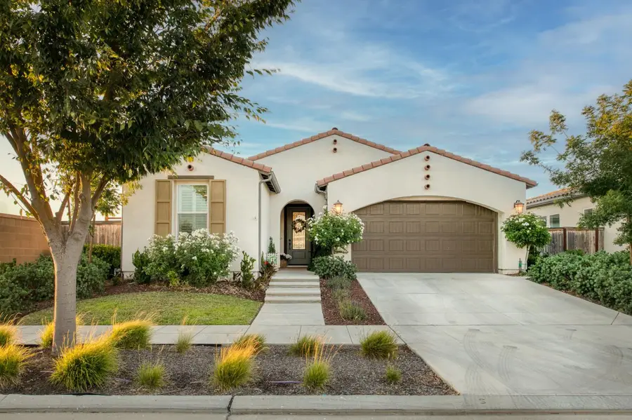 501 Overstone Avenue, Madera, CA 93636 - #2