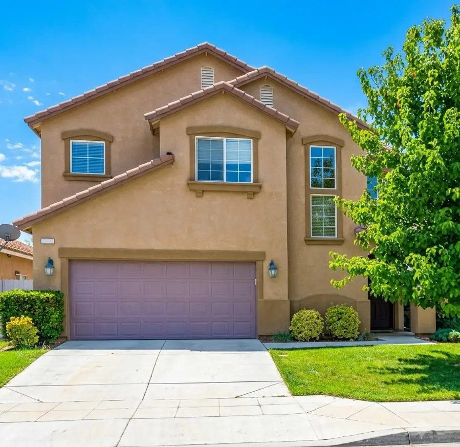 6653 E Braly Avenue E, Fresno, CA 93727 - #1