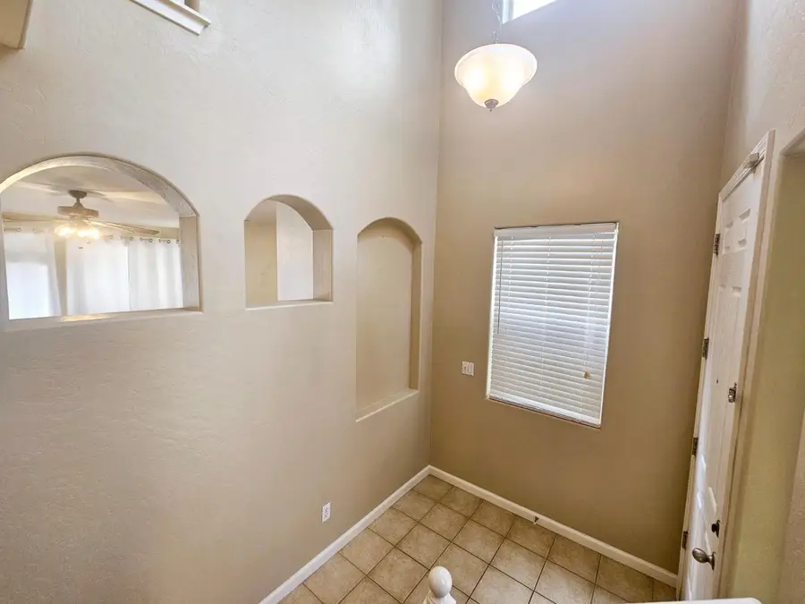6653 E Braly Avenue E, Fresno, CA 93727 - #3