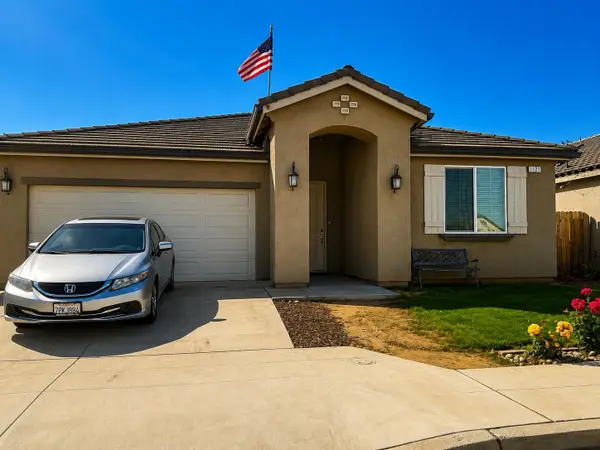 1121 Wasatch Drive, Madera, CA 93638