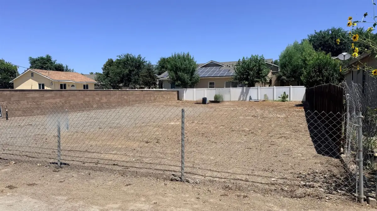 334 G Street #X, Lemoore, CA 93245 - #1