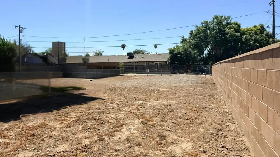 334 G Street #X, Lemoore, CA 93245 - #3