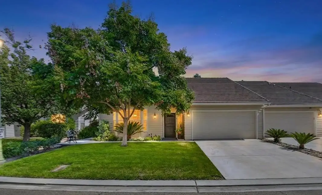 337 Village Drive, Dinuba, CA 93618 - #1