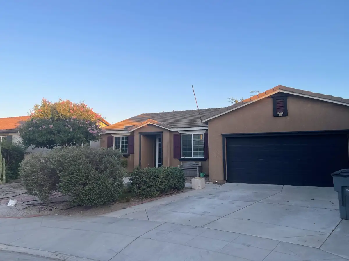 6671 E Harwood Avenue, Fresno, CA 93727 - #1