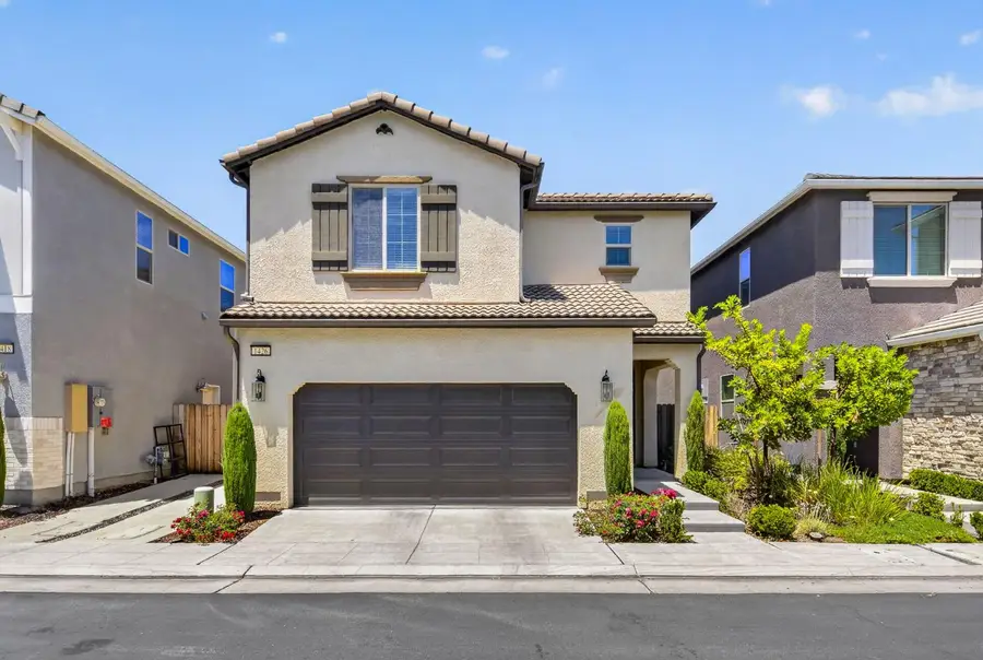 1426 E Via Dorata Way, Fresno, CA 93730 - #2