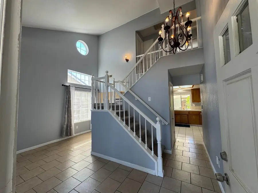2181 E Minarets Avenue, Fresno, CA 93720 - #2