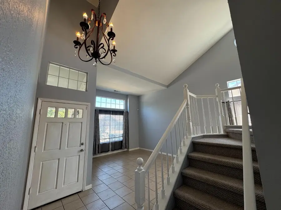 2181 E Minarets Avenue, Fresno, CA 93720 - #3
