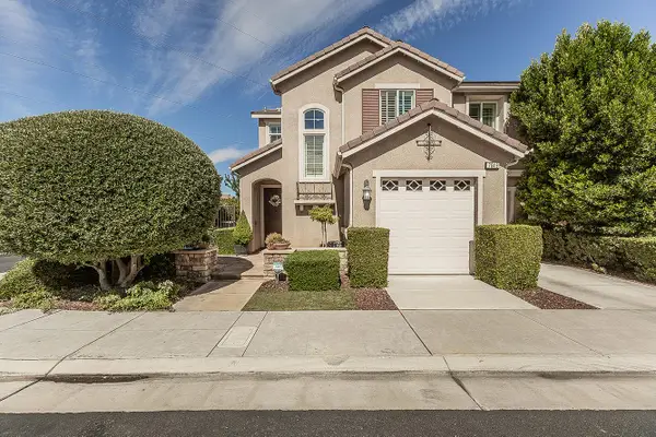 7049 N Cedar Hill Drive, Fresno, CA 93722