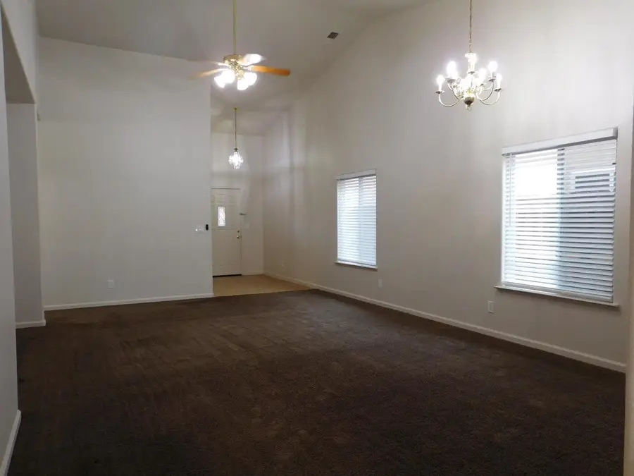 5294 W Norwich, Fresno, CA 93722 - #2