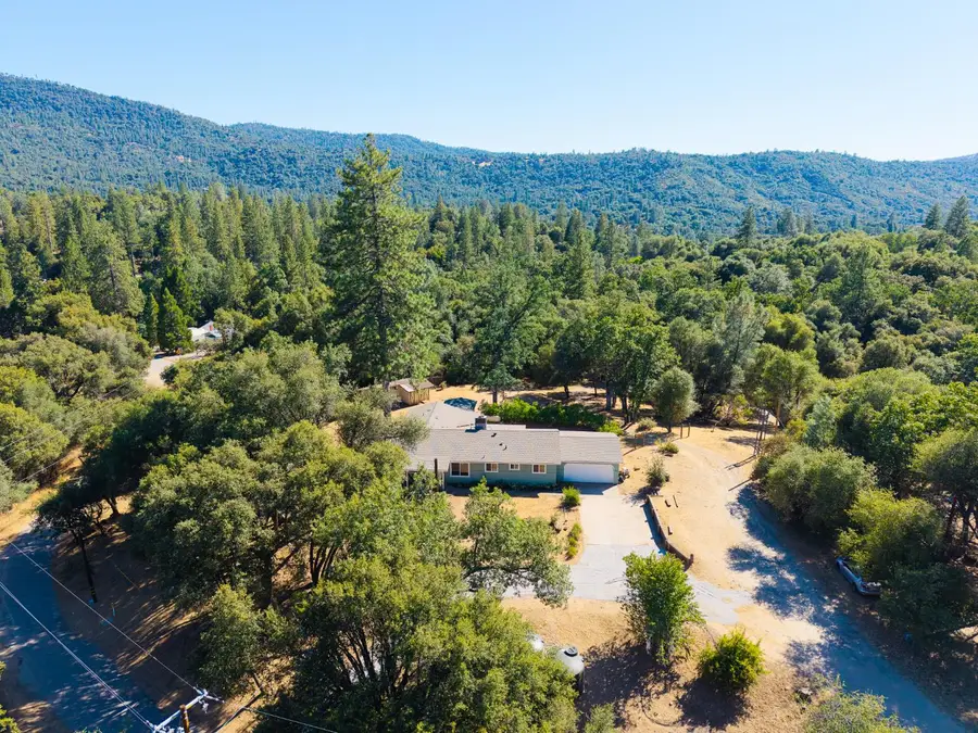 38696 Sierra Lakes Drive, Oakhurst, CA 93644 - #2