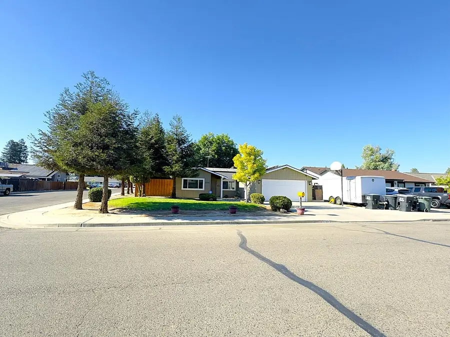 5146 W Dartmouth, Visalia, CA 93277 - #2