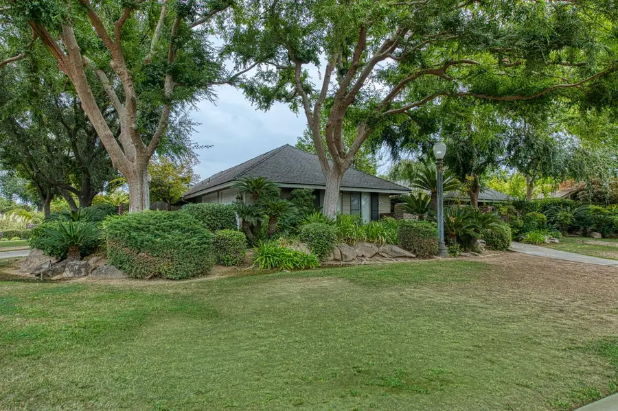 5284 N Pleasant Avenue, Fresno, CA 93711 - #2