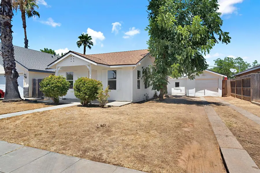 330 W Beechwood Avenue, Pinedale, CA 93650 - #2