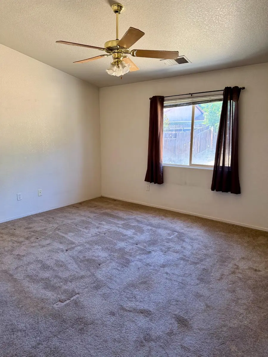 225 Fisher Lane, Coalinga, CA 93210 - #2