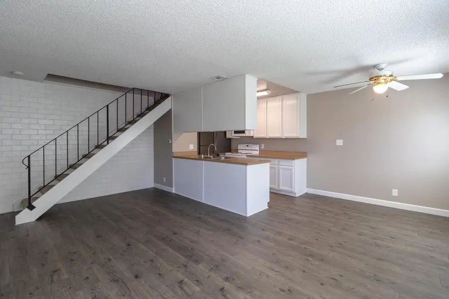471 W Santa Ana Avenue #2, Clovis, CA 93612 - #2