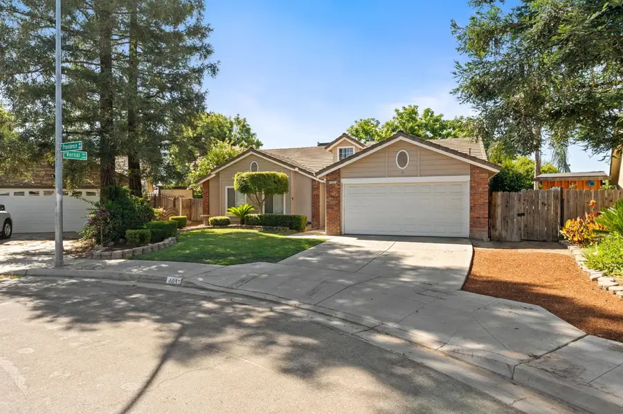 4033 W Providence Avenue, Fresno, CA 93722 - #2